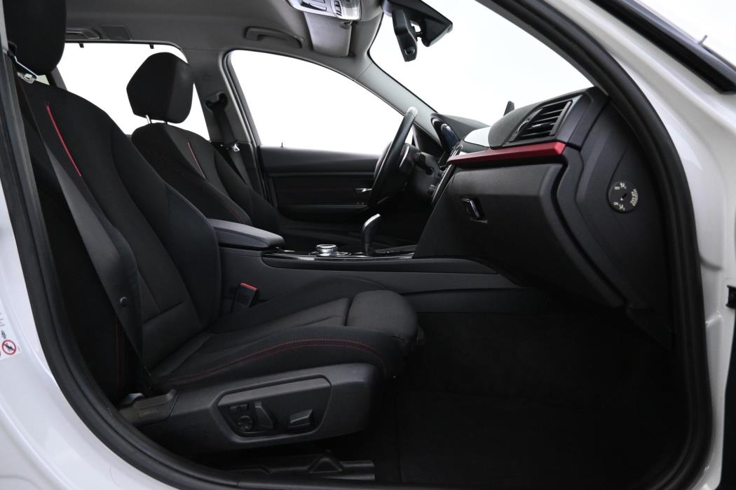 BMW 330 2014