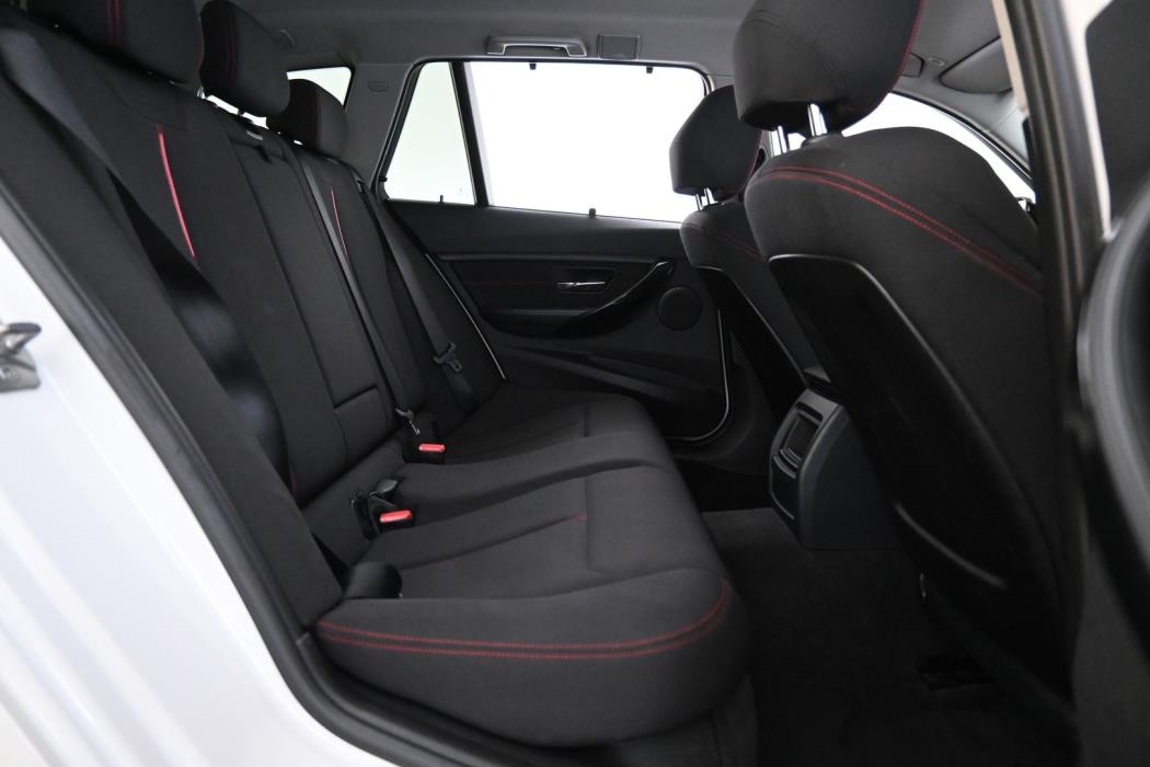 BMW 330 2014