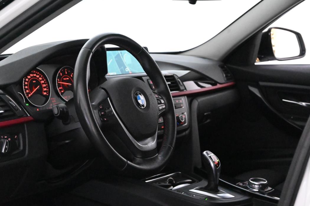 BMW 330 2014