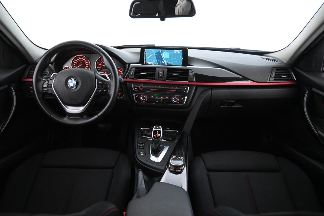 BMW 330 2014