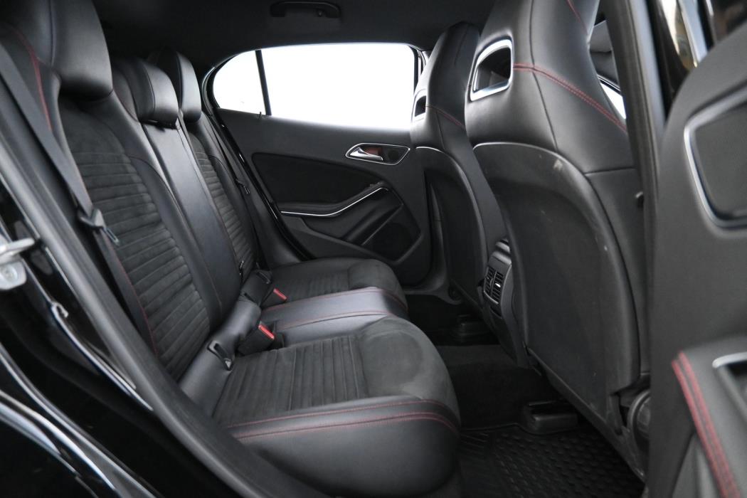 MERCEDES-BENZ GLA 2016