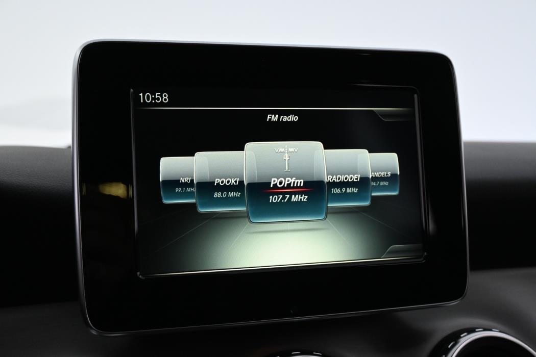 MERCEDES-BENZ GLA 2016