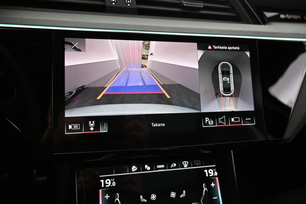 AUDI Q8 e-tron 2024