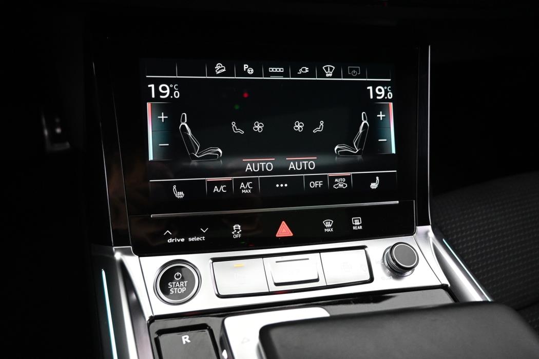 AUDI Q8 e-tron 2024