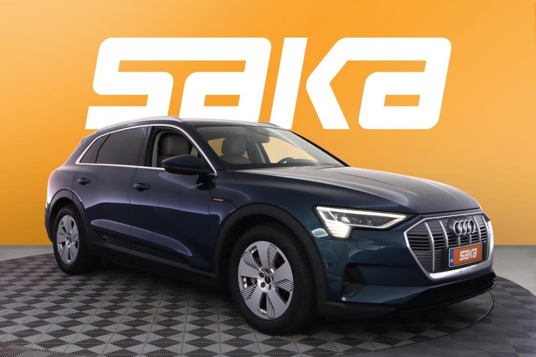 AUDI e-tron 2023