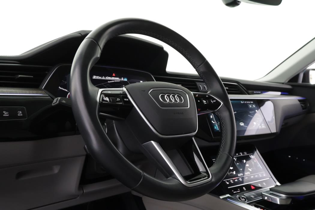 AUDI e-tron 2023