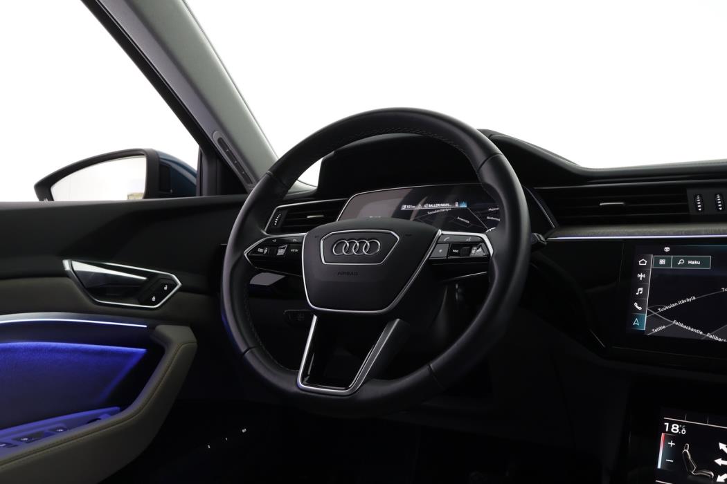AUDI e-tron 2023