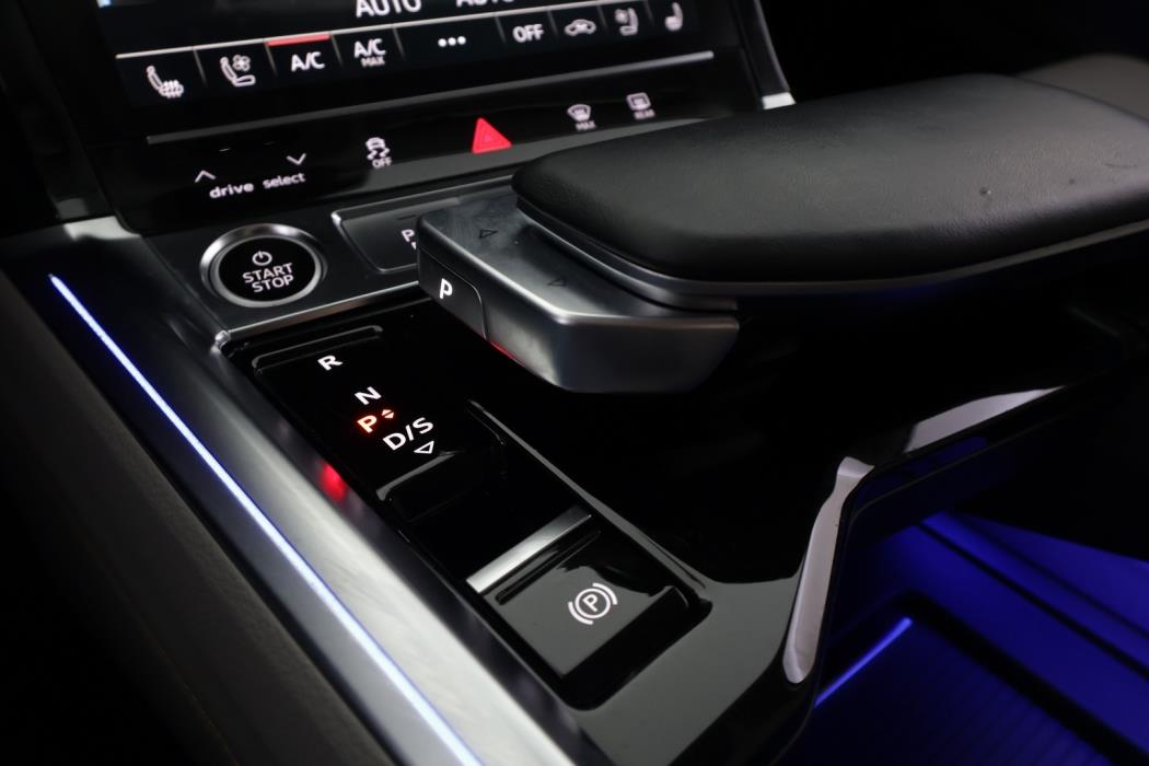 AUDI e-tron 2023