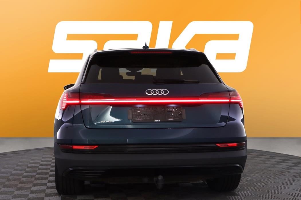 AUDI e-tron 2023