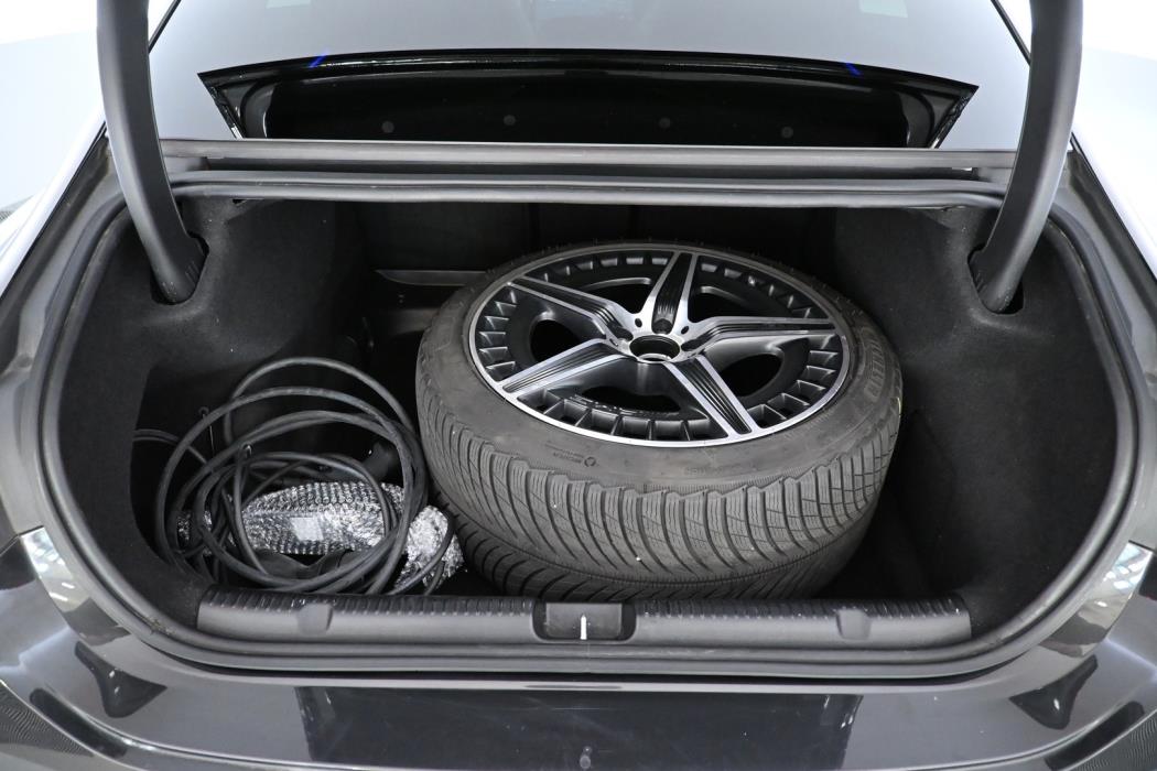 MERCEDES-BENZ EQE 2023