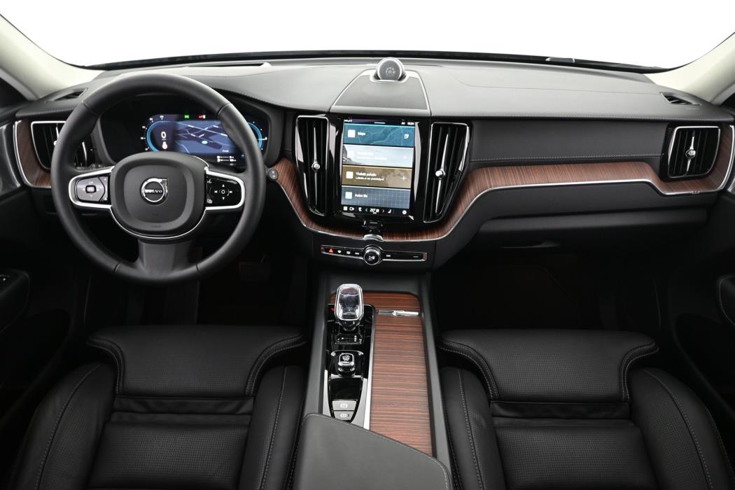 VOLVO XC60 2024
