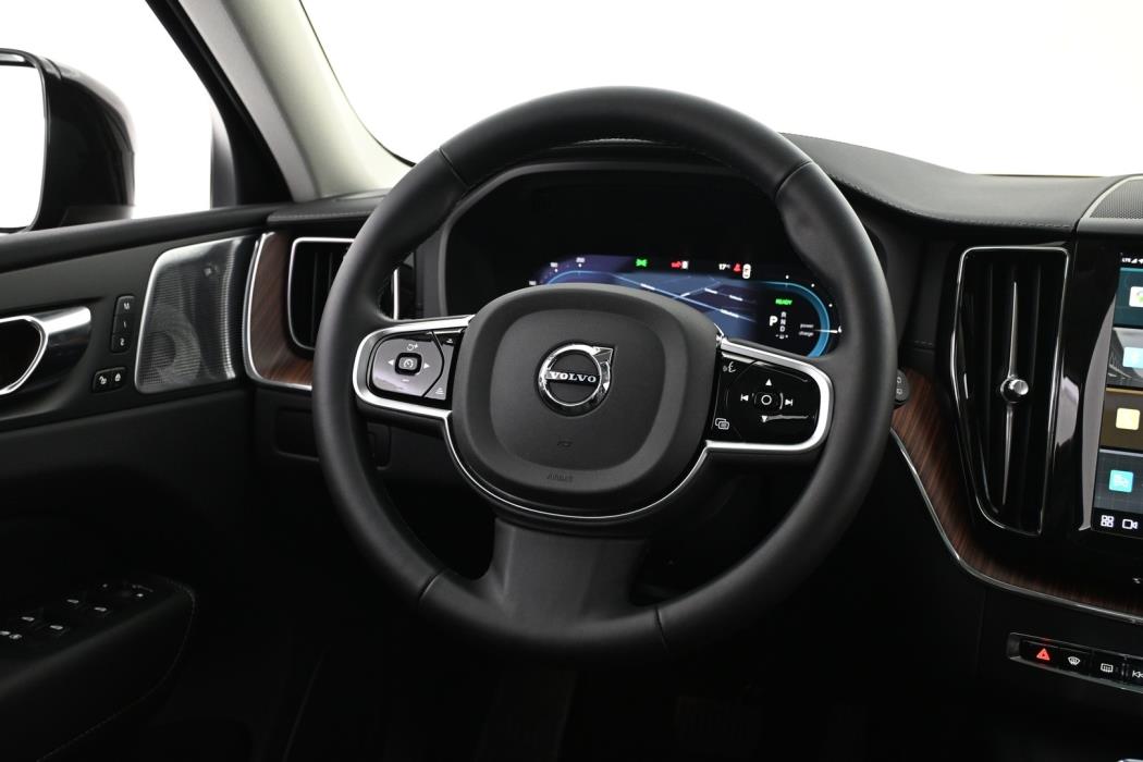 VOLVO XC60 2024