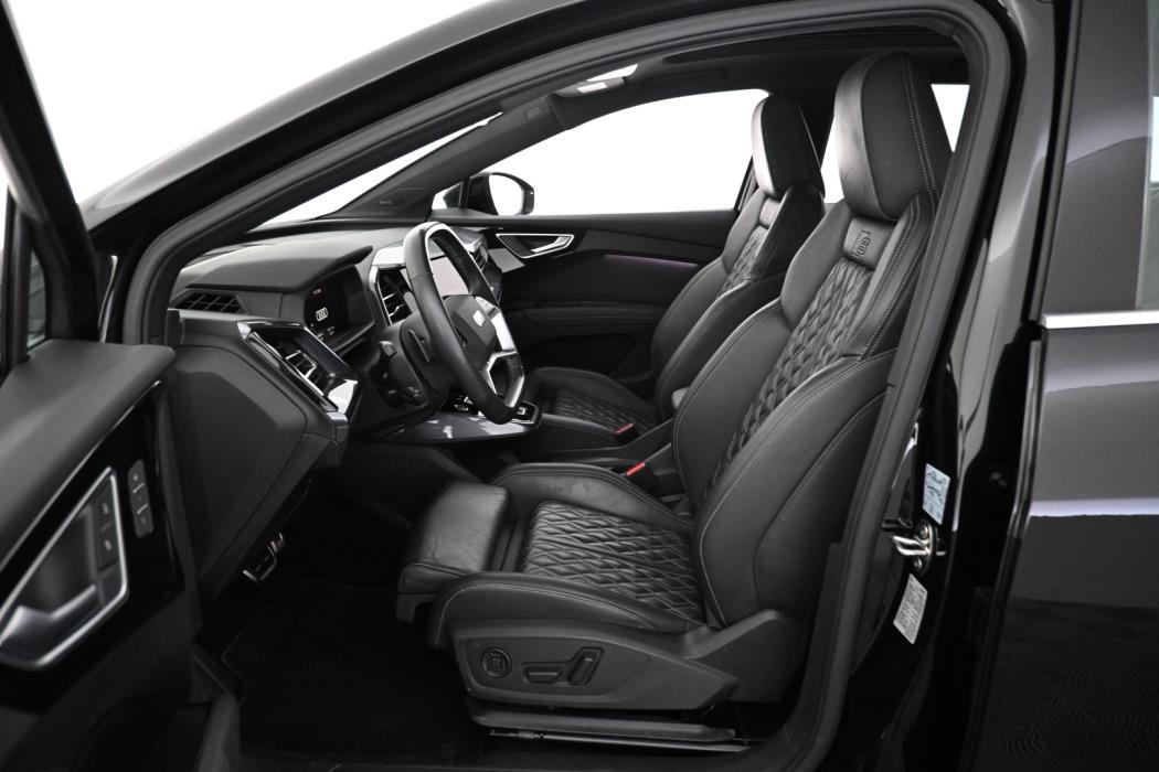 AUDI Q4 e-tron 2024