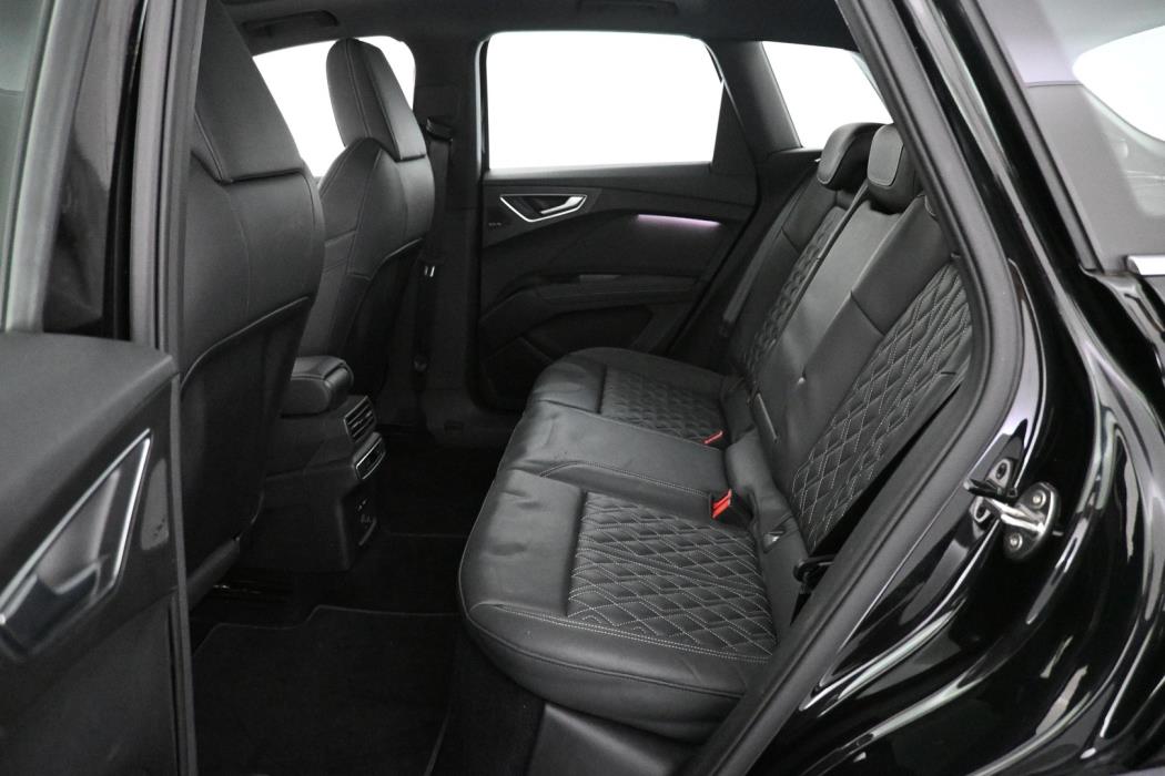 AUDI Q4 e-tron 2024