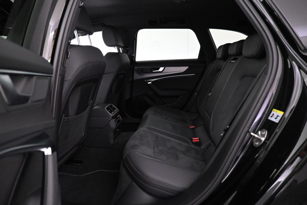 AUDI A6 2024