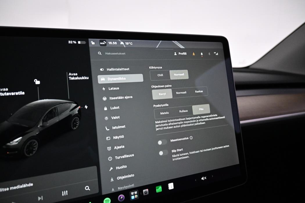 TESLA Model Y 2021