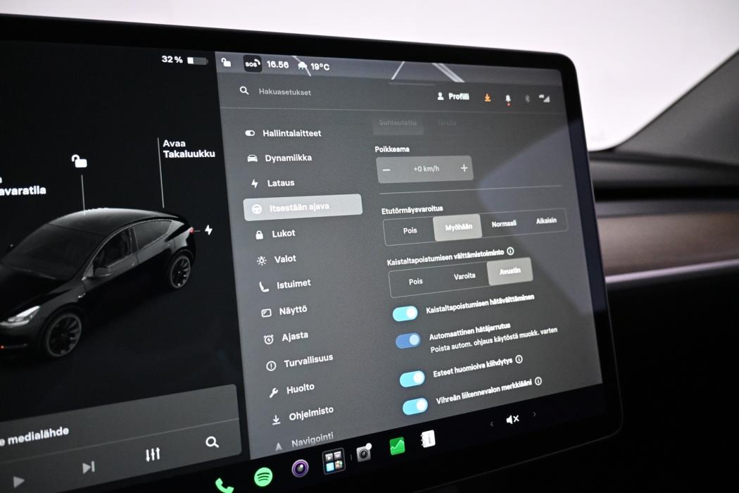 TESLA Model Y 2021