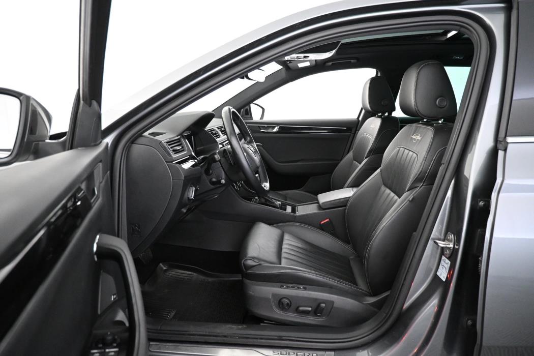 SKODA Superb 2023
