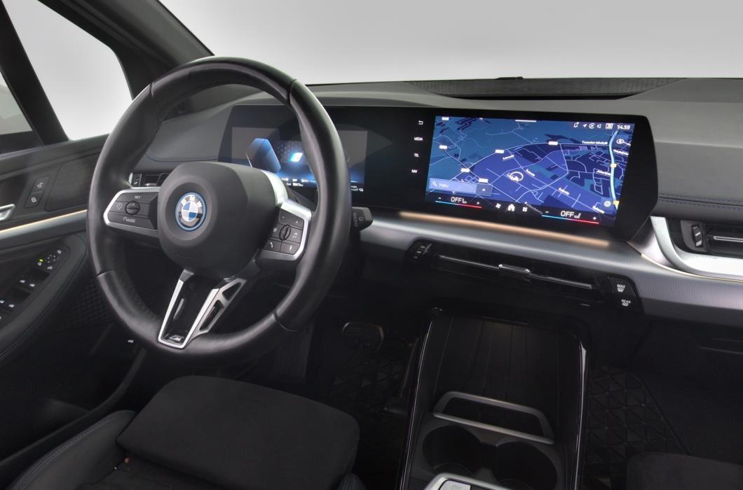 BMW 225 2024