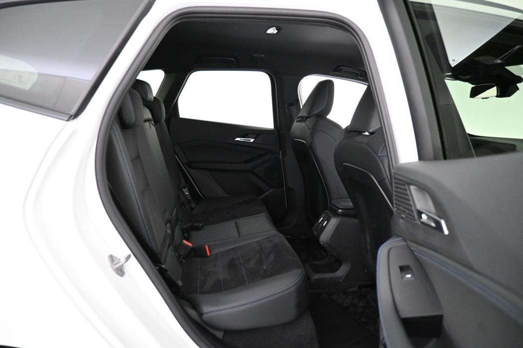 BMW 225 2024