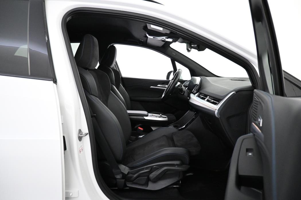 BMW 225 2024
