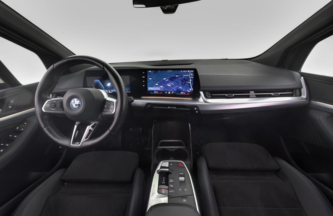 BMW 225 2024