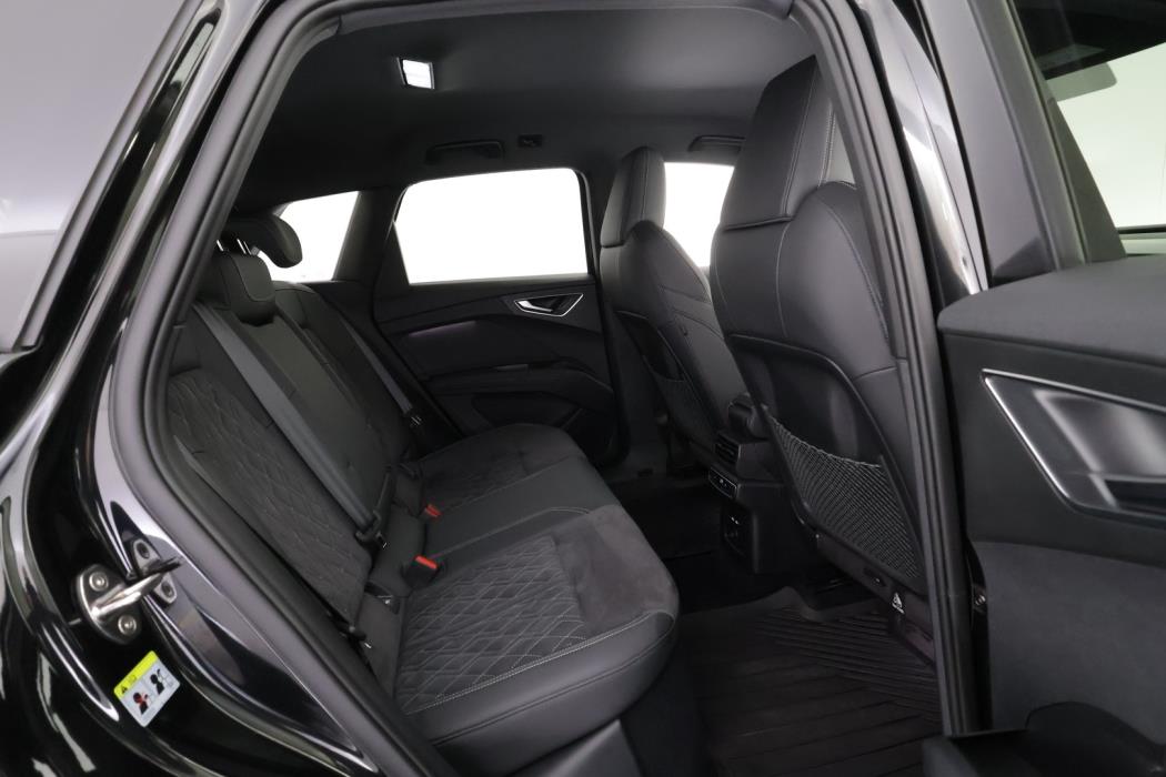 AUDI Q4 e-tron 2024