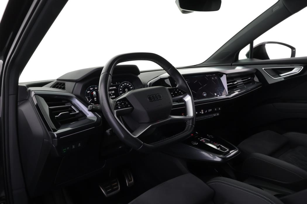 AUDI Q4 e-tron 2024