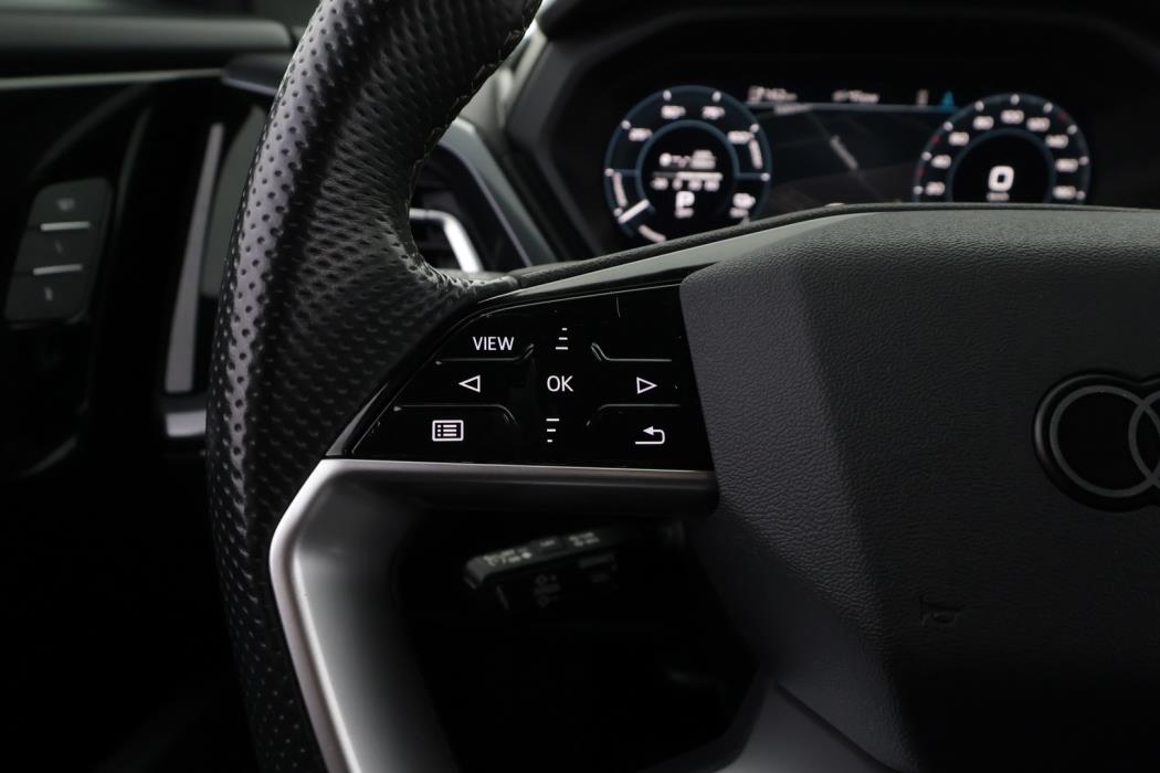 AUDI Q4 e-tron 2024