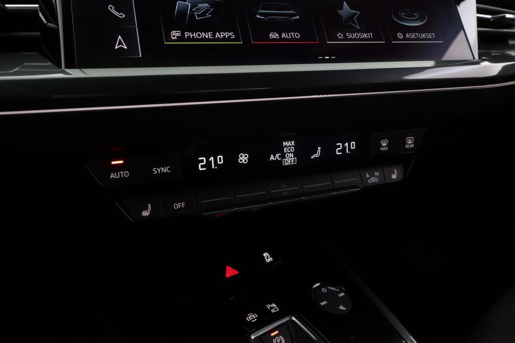 AUDI Q4 e-tron 2024
