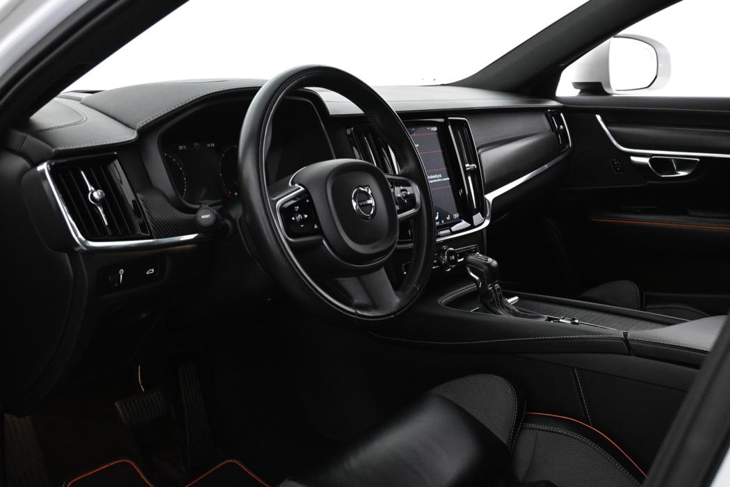 VOLVO V90 Cross Country 2018