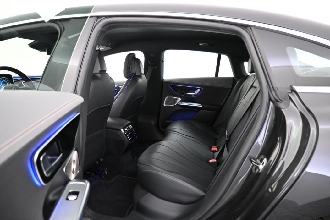 MERCEDES-BENZ EQE 2024