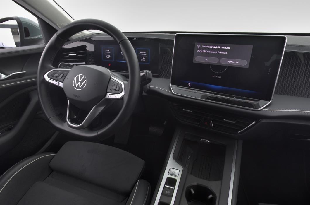 VOLKSWAGEN Passat 2025