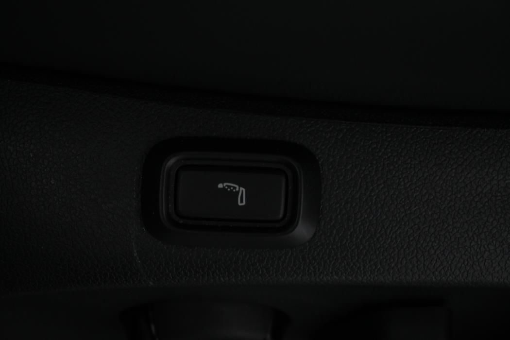 VOLKSWAGEN Passat 2025