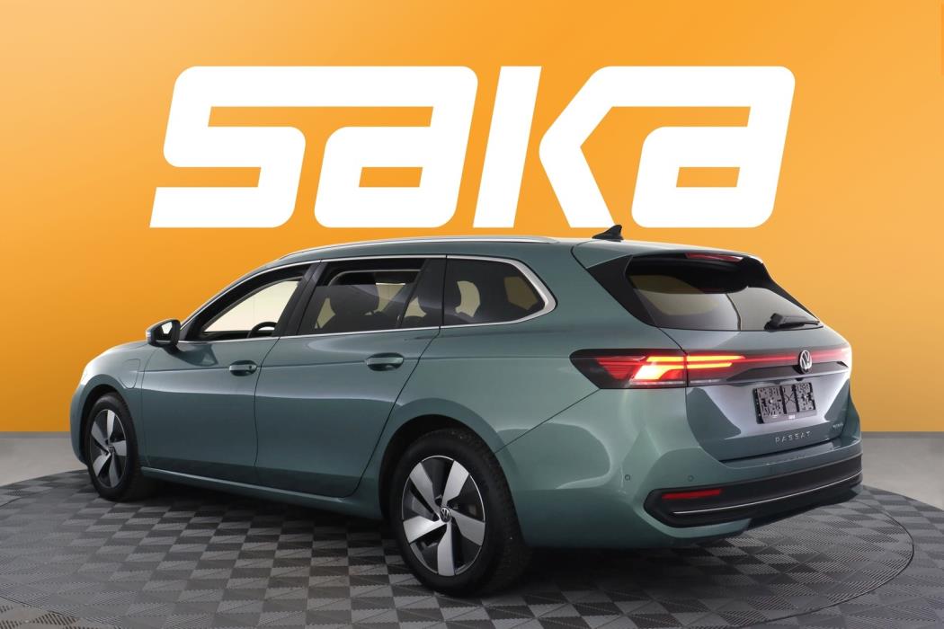 VOLKSWAGEN Passat 2025