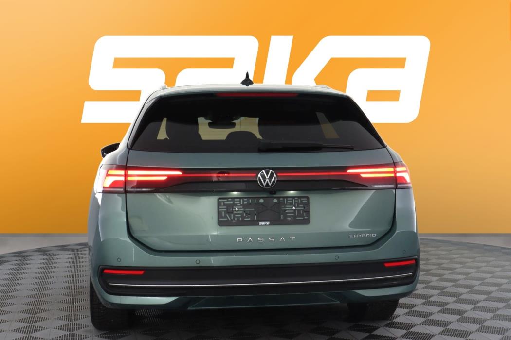 VOLKSWAGEN Passat 2025