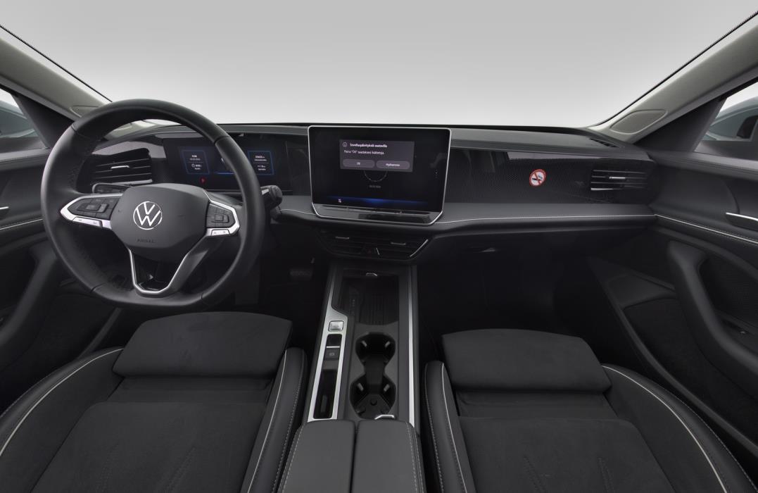 VOLKSWAGEN Passat 2025