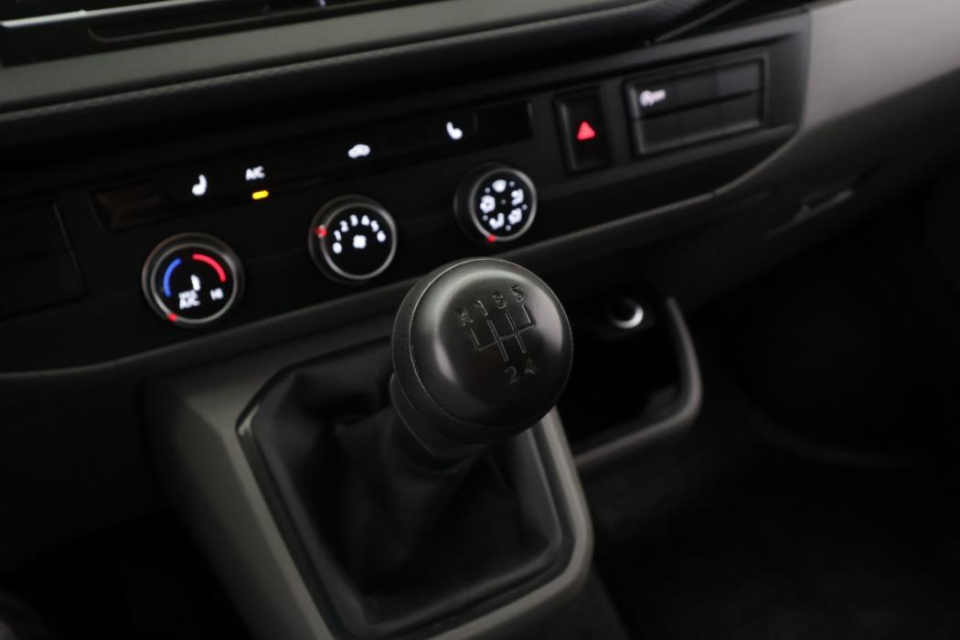 VOLKSWAGEN Transporter 2023
