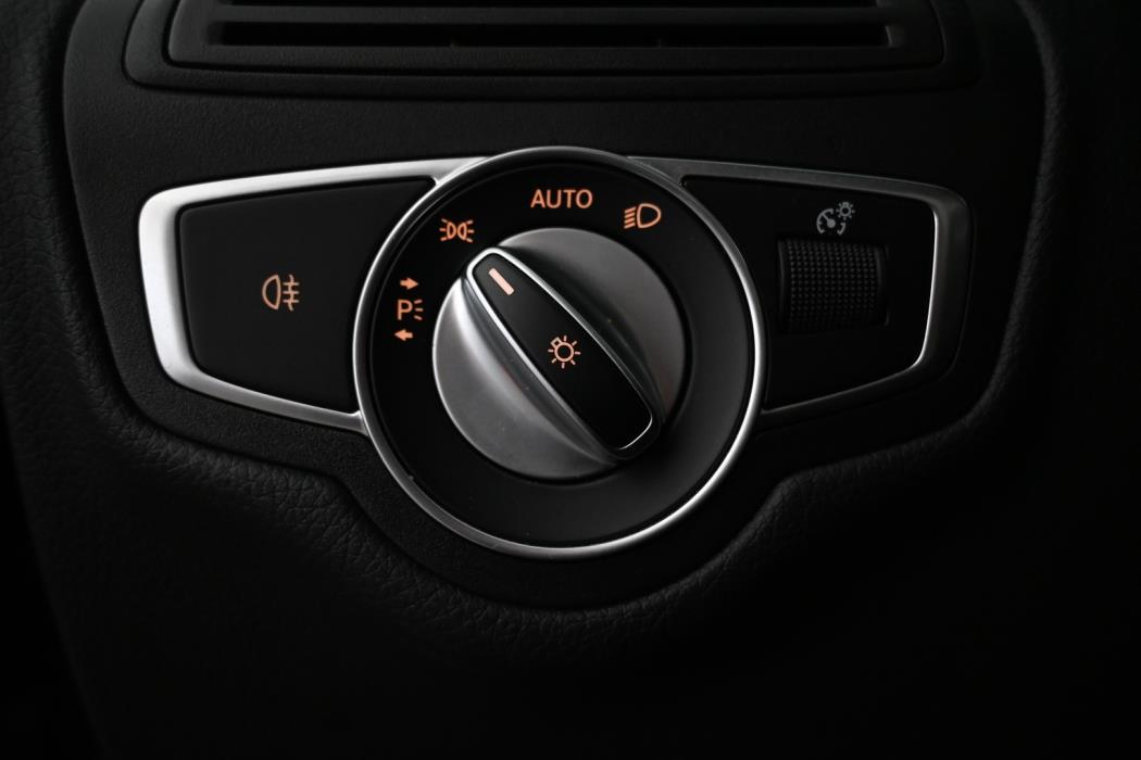 MERCEDES-BENZ GLC 2022