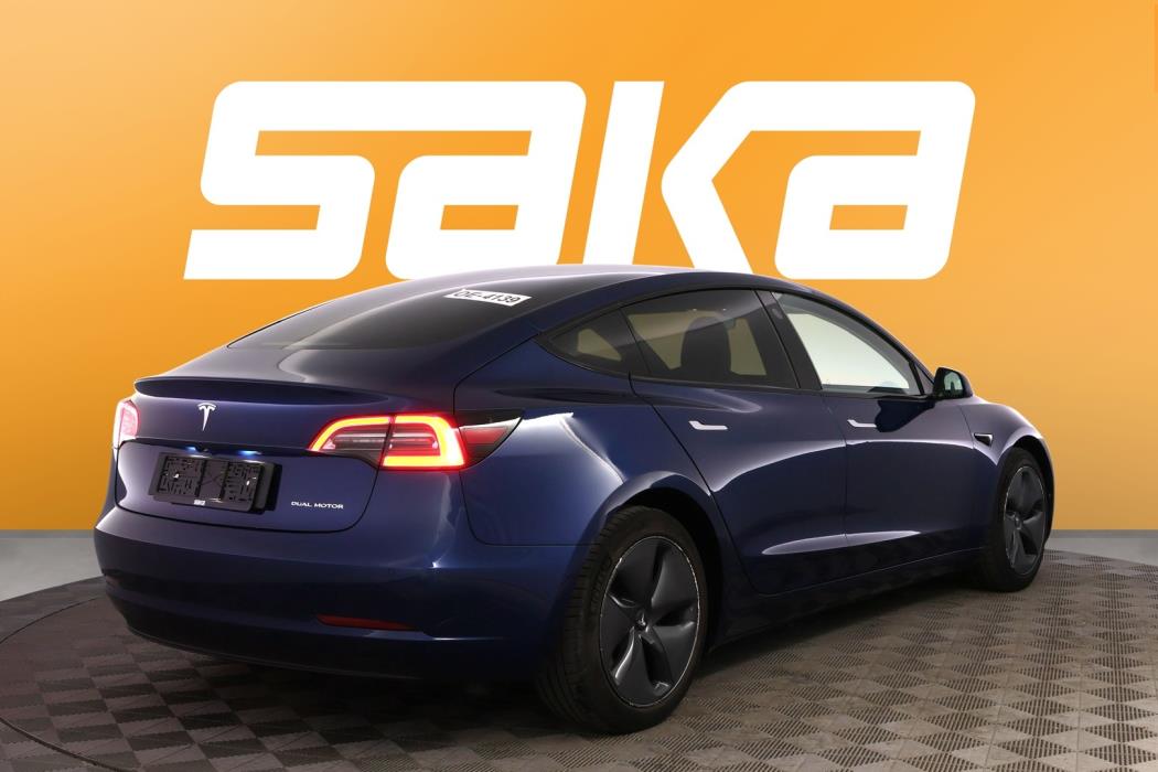 TESLA Model 3 2020