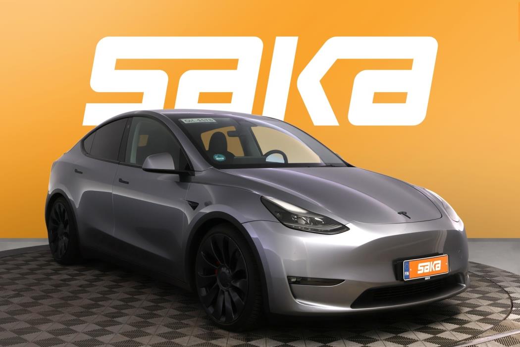 TESLA Model Y 2024