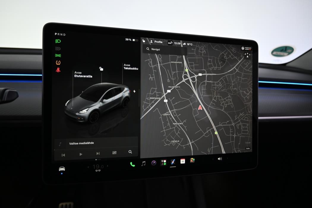 TESLA Model Y 2024