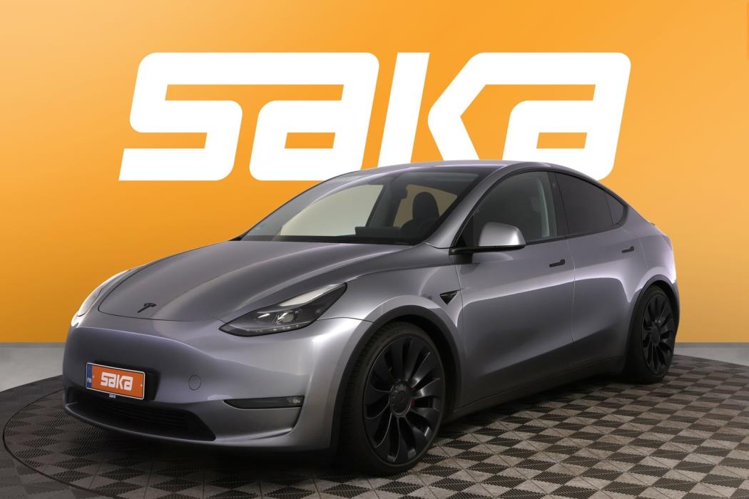 TESLA Model Y 2024