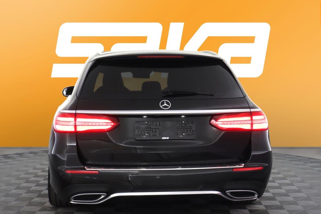 MERCEDES-BENZ E 2019