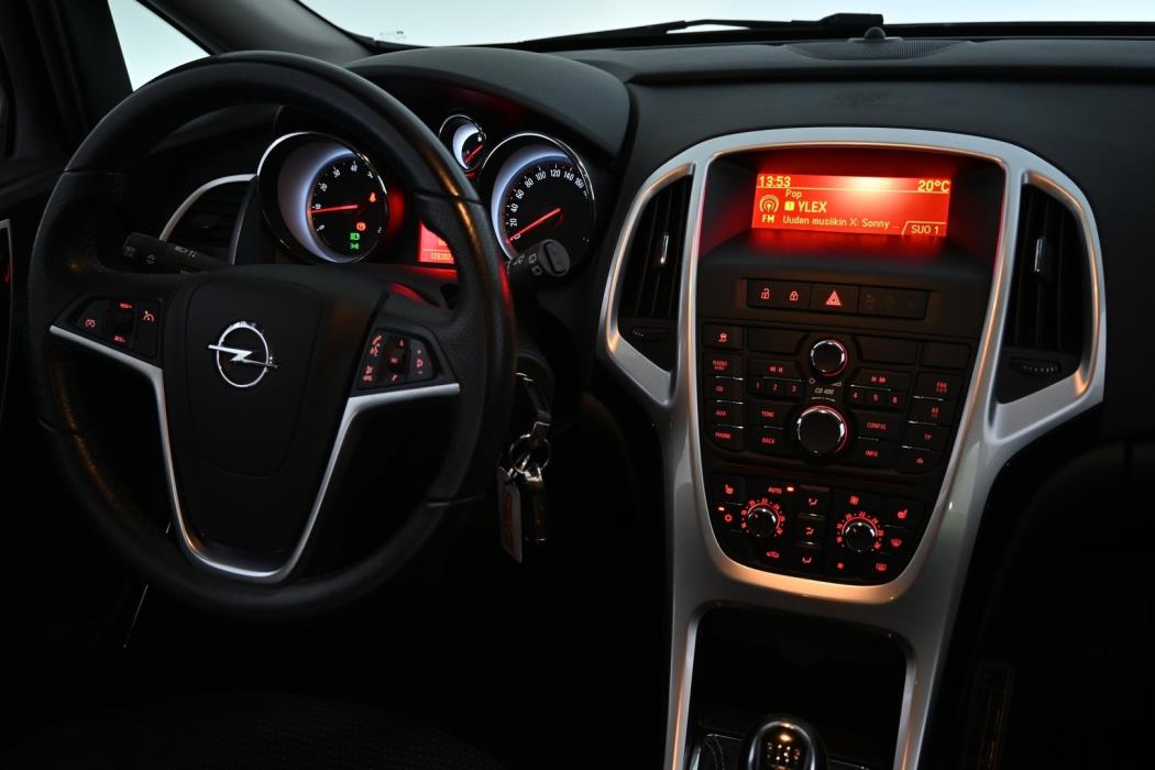 OPEL Astra 2012