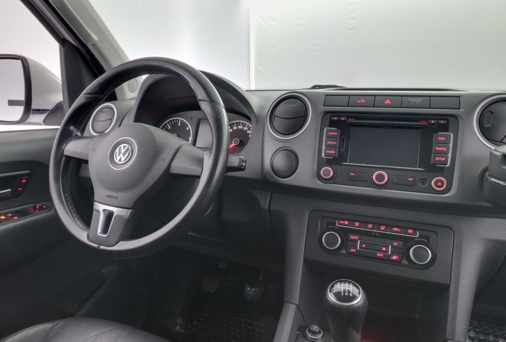 VOLKSWAGEN Amarok 2013