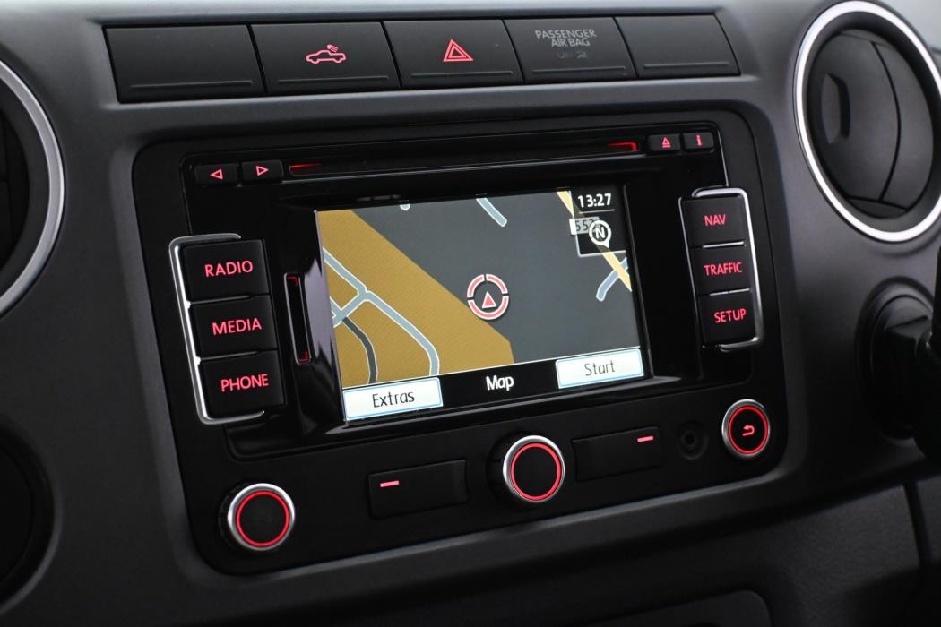 VOLKSWAGEN Amarok 2013