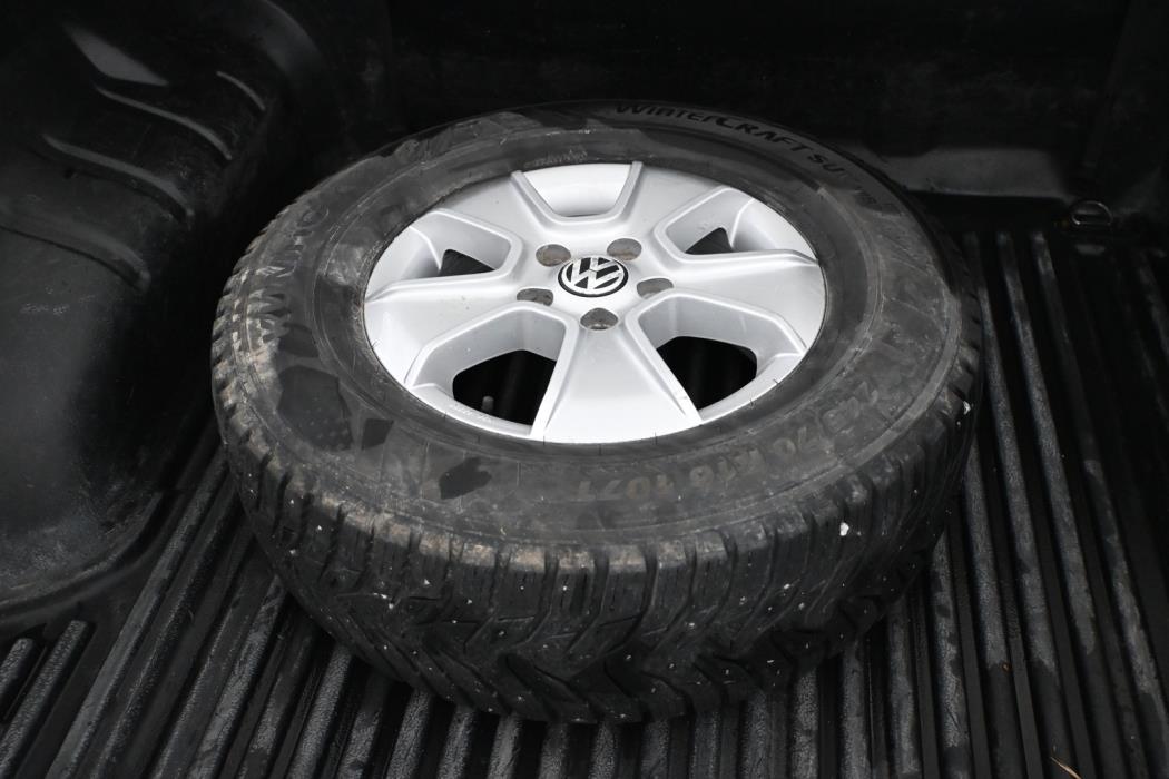 VOLKSWAGEN Amarok 2013