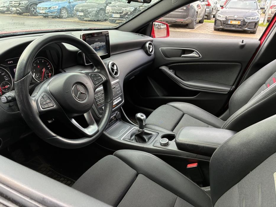 MERCEDES-BENZ A 2016