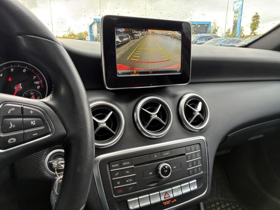MERCEDES-BENZ A 2016